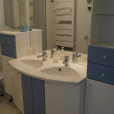 Cozy With Balcony Next To The Sea *