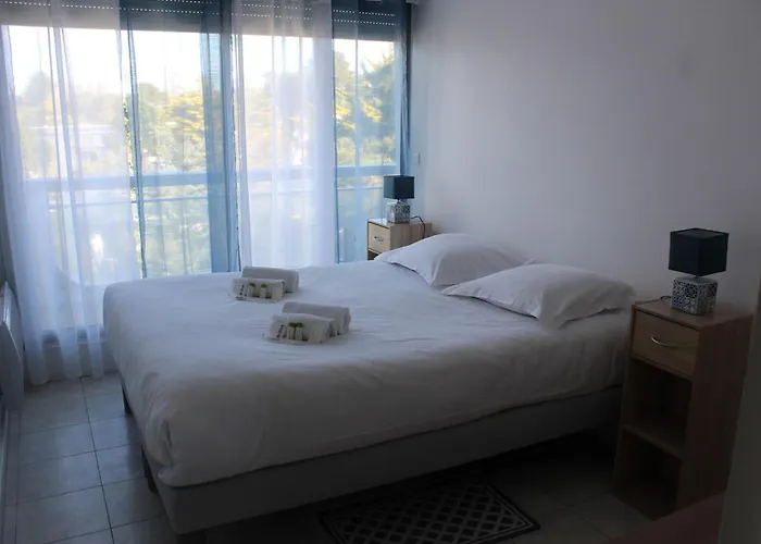 Cozy With Balcony Next To The Sea Lägenhet